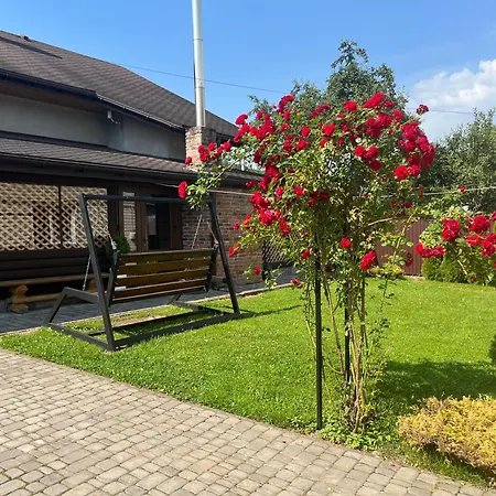 артемів двір *