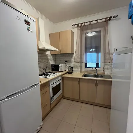 артемів двір * Slavske