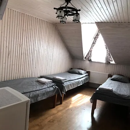 артемів двір Nyaraló Szlavszke